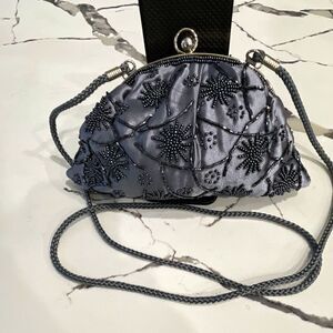 NYTLITES Gray Beaded Kiss Lock Evening Clutch Crossbody